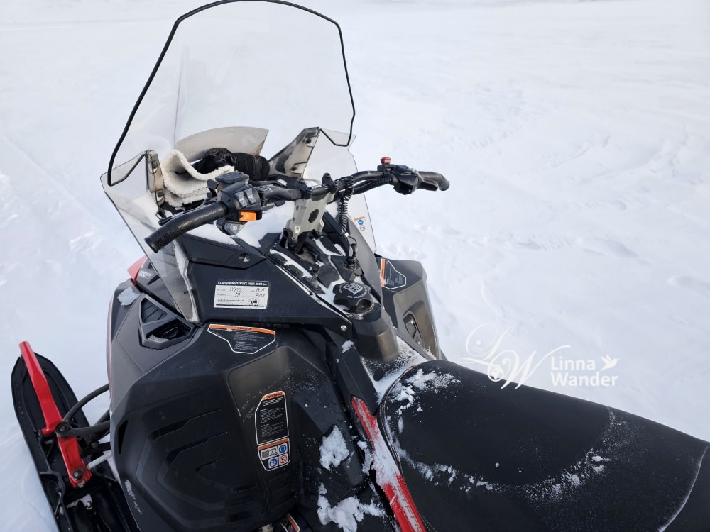 我的極地探險-騎雪地摩托車北極冰洞探索! - 第13張圖 我的極地探險-騎雪地摩托車北極冰洞探索!