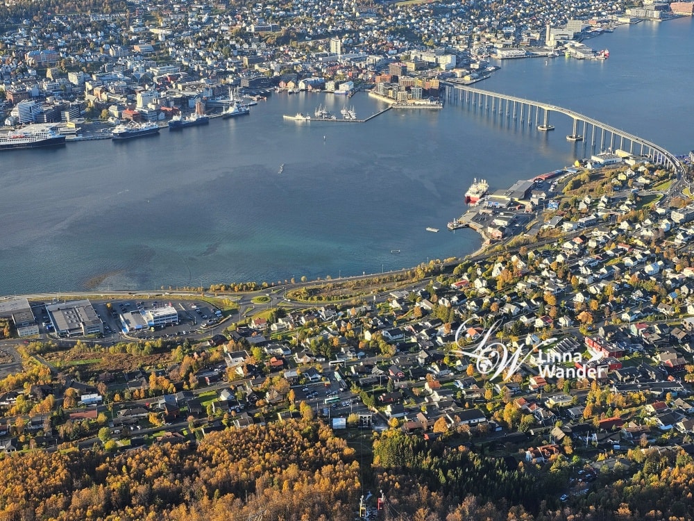 Tromso-市區纜車Fjellheisen、北極大教堂Arctic Cathedral - 第32張圖 Tromso-市區纜車Fjellheisen、北極大教堂Arctic Cathedral