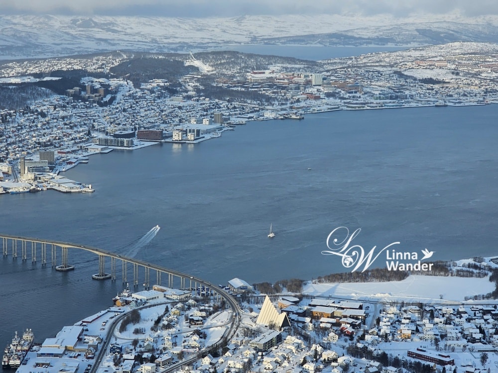 Tromso-市區纜車Fjellheisen、北極大教堂Arctic Cathedral - 第37張圖 Tromso-市區纜車Fjellheisen、北極大教堂Arctic Cathedral